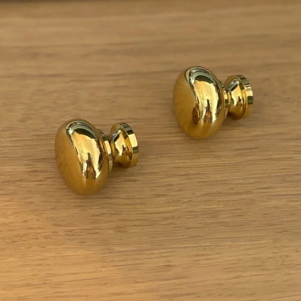 Set of 2 cabinet‎ door knobs Solid brass. New